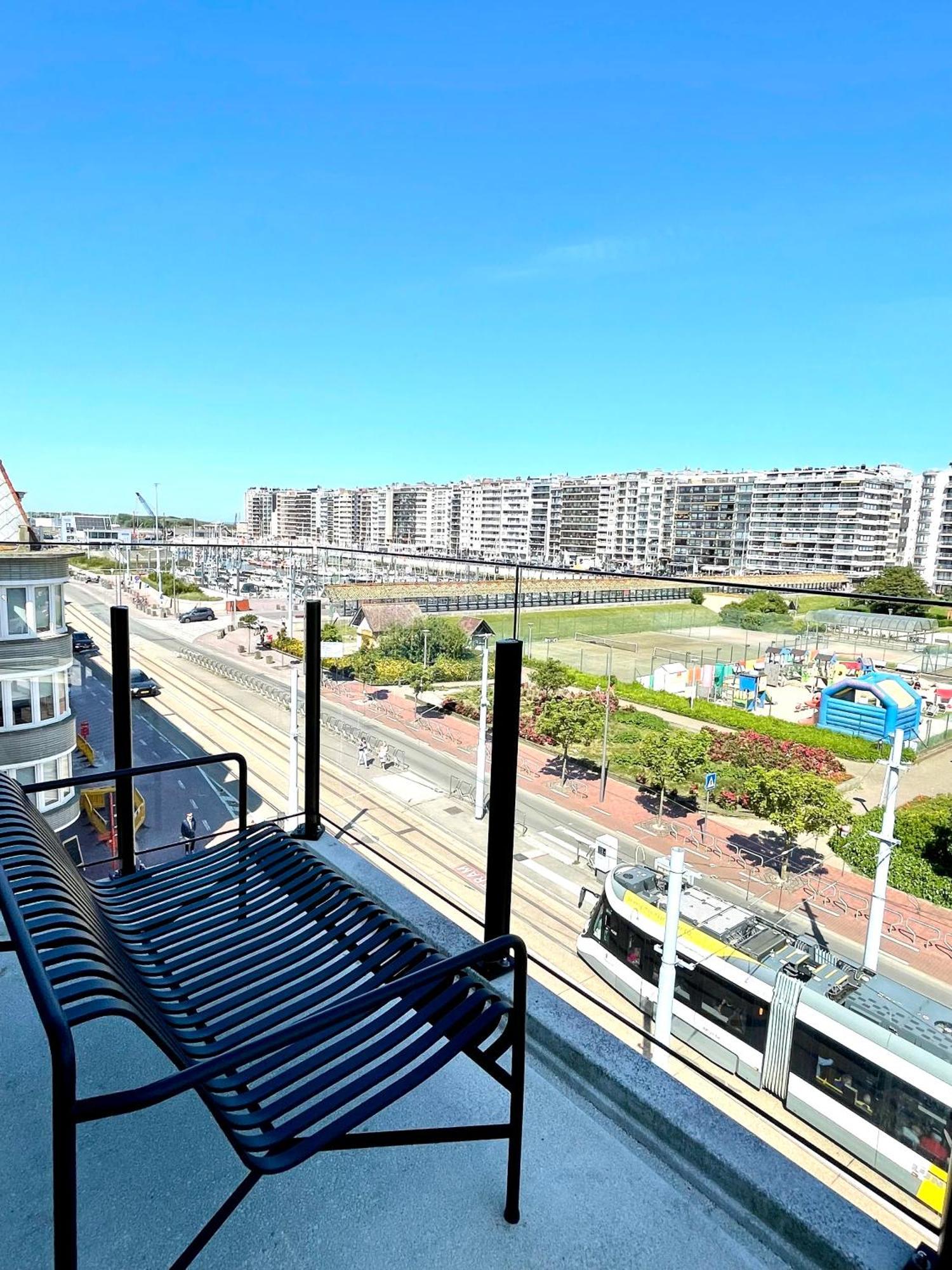 Molo Roof - Stylish Penthouse With Marina View Blankenberge Within Walking Distance From The Sea - 15 Km From Bruges Apartment Bagian luar foto