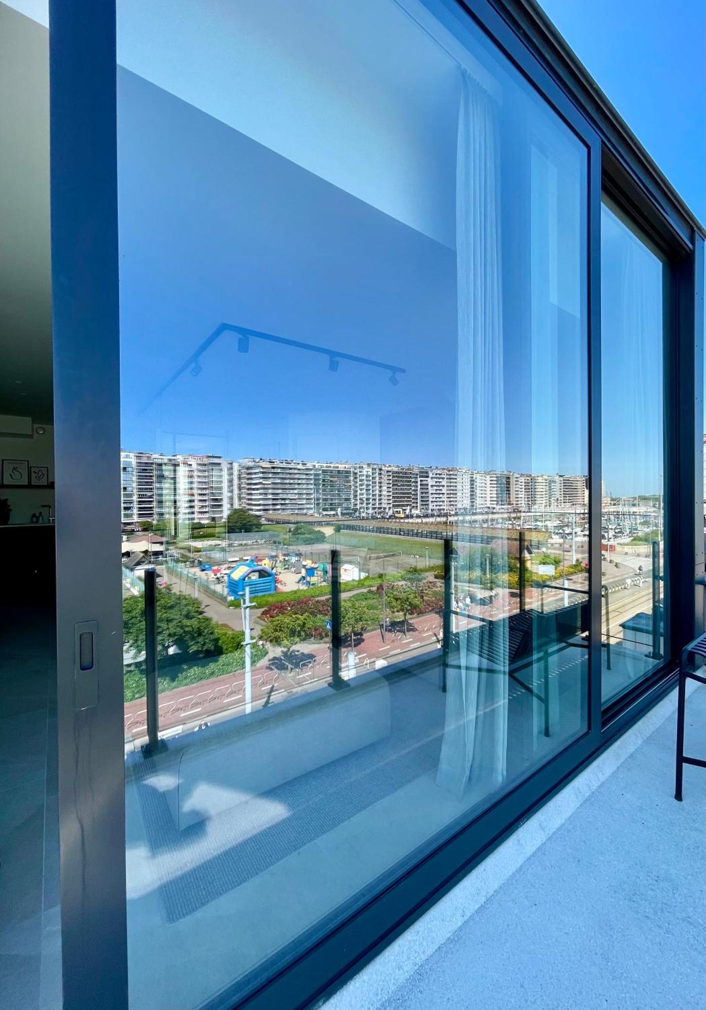 Molo Roof - Stylish Penthouse With Marina View Blankenberge Within Walking Distance From The Sea - 15 Km From Bruges Apartment Bagian luar foto